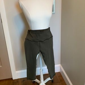Lululemon Capri length workout tights